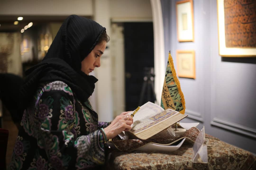در آستانه ولادت حضرت علی (ع) انجام شد: رونمایی از نسخه نفیس خطی “شرح دیوان” منسوب به حضرت امیرالمؤمنین علی بن ابی‌طالب (ع)" در نگارخانه ترانه باران